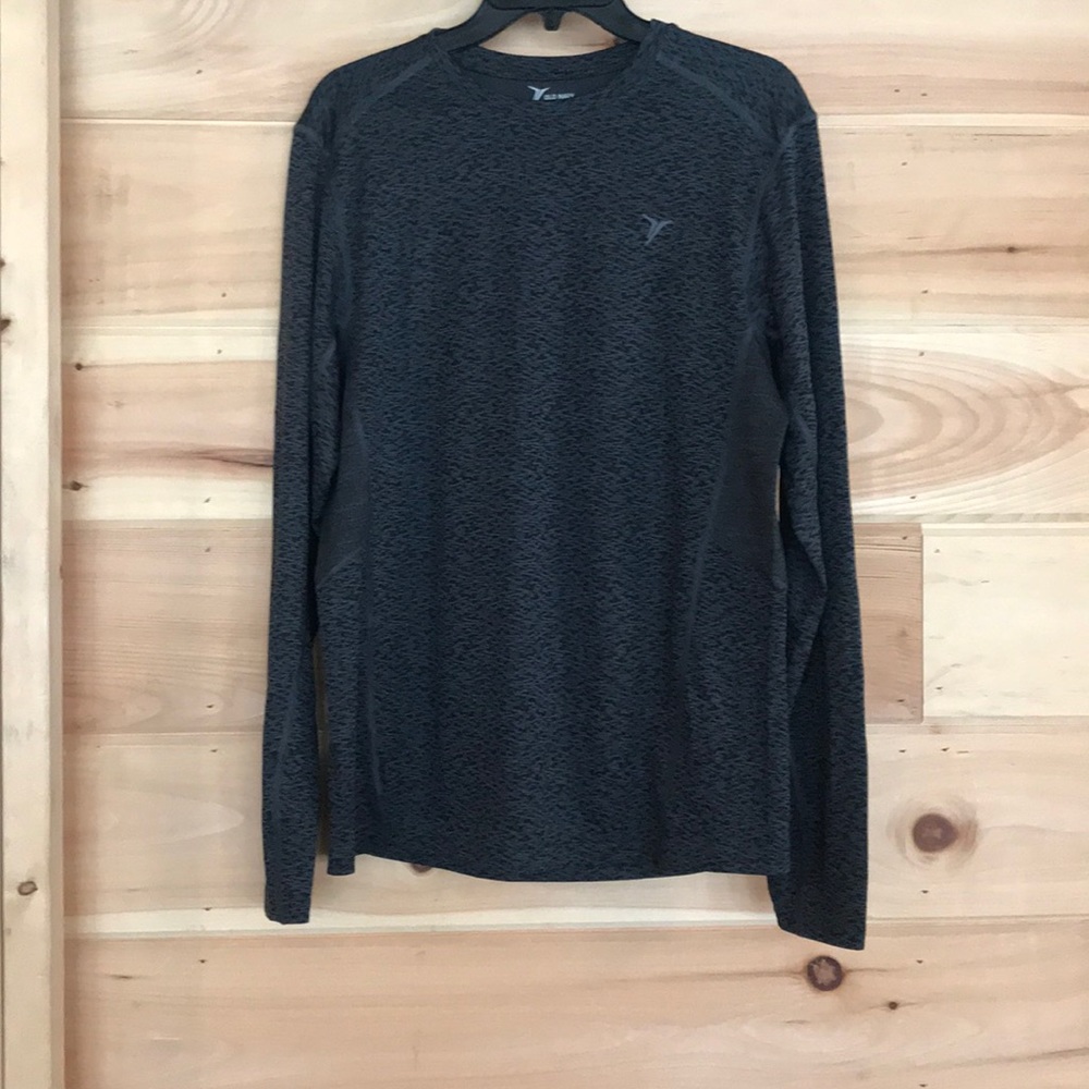Very nice!! Old navy active go dry long sleeve!